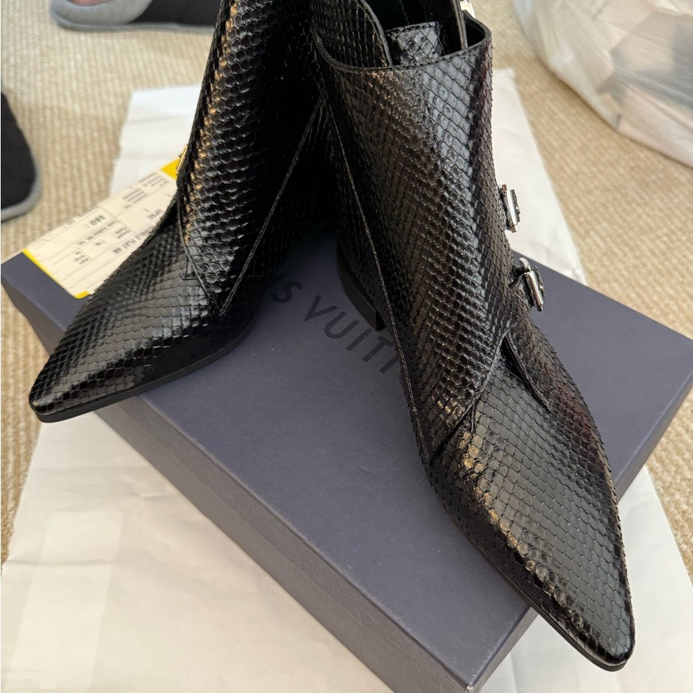 Black Jumble flat Ankle Boots LV